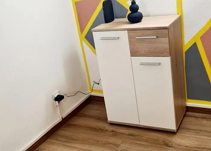 2 Separate Bedrooms And Living Fully Equipped With Ac Daire