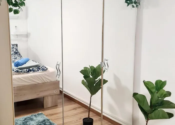 2 Separate Bedrooms And Living Fully Equipped With Ac Διαμέρισμα *