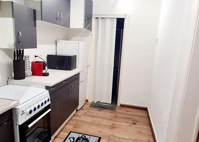 Διαμέρισμα 2 Separate Bedrooms And Living Fully Equipped With Ac *