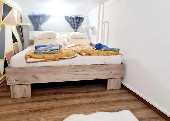 Daire 2 Separate Bedrooms And Living Fully Equipped With Ac *