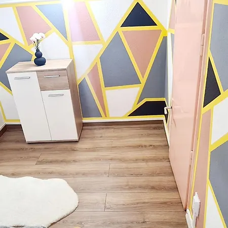2 Separate Bedrooms And Living Fully Equipped With Ac Budapesta