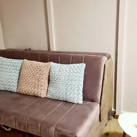 2 Separate Bedrooms And Living Fully Equipped With Ac * Budapesta