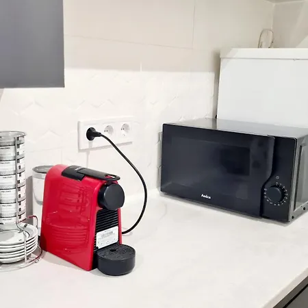 2 Separate Bedrooms And Living Fully Equipped With Ac * Budapesta