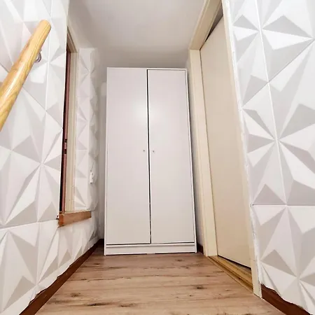 2 Separate Bedrooms And Living Fully Equipped With Ac Budapesta