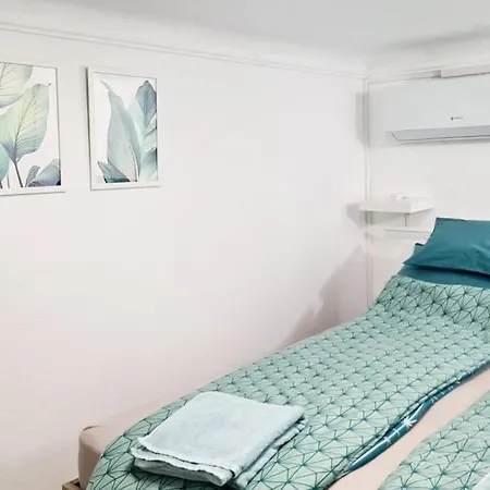 2 Separate Bedrooms And Living Fully Equipped With Ac Apartament Budapeszt