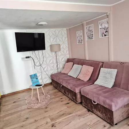 2 Separate Bedrooms And Living Fully Equipped With Ac *